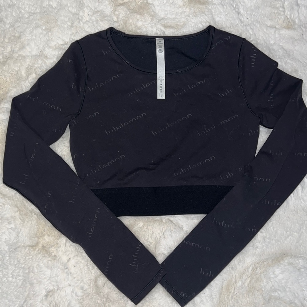 Limited edition Lululemon cropped long sleeve top size 6